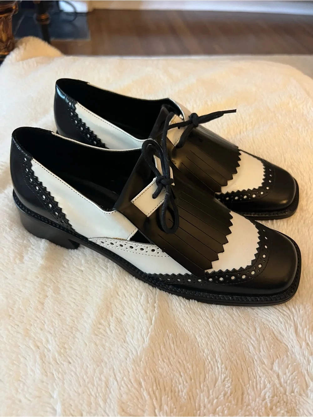 Kenneth Cole two tone